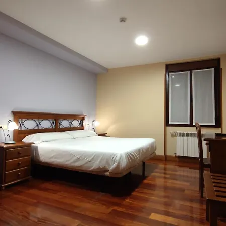 Pensión Ostatu *